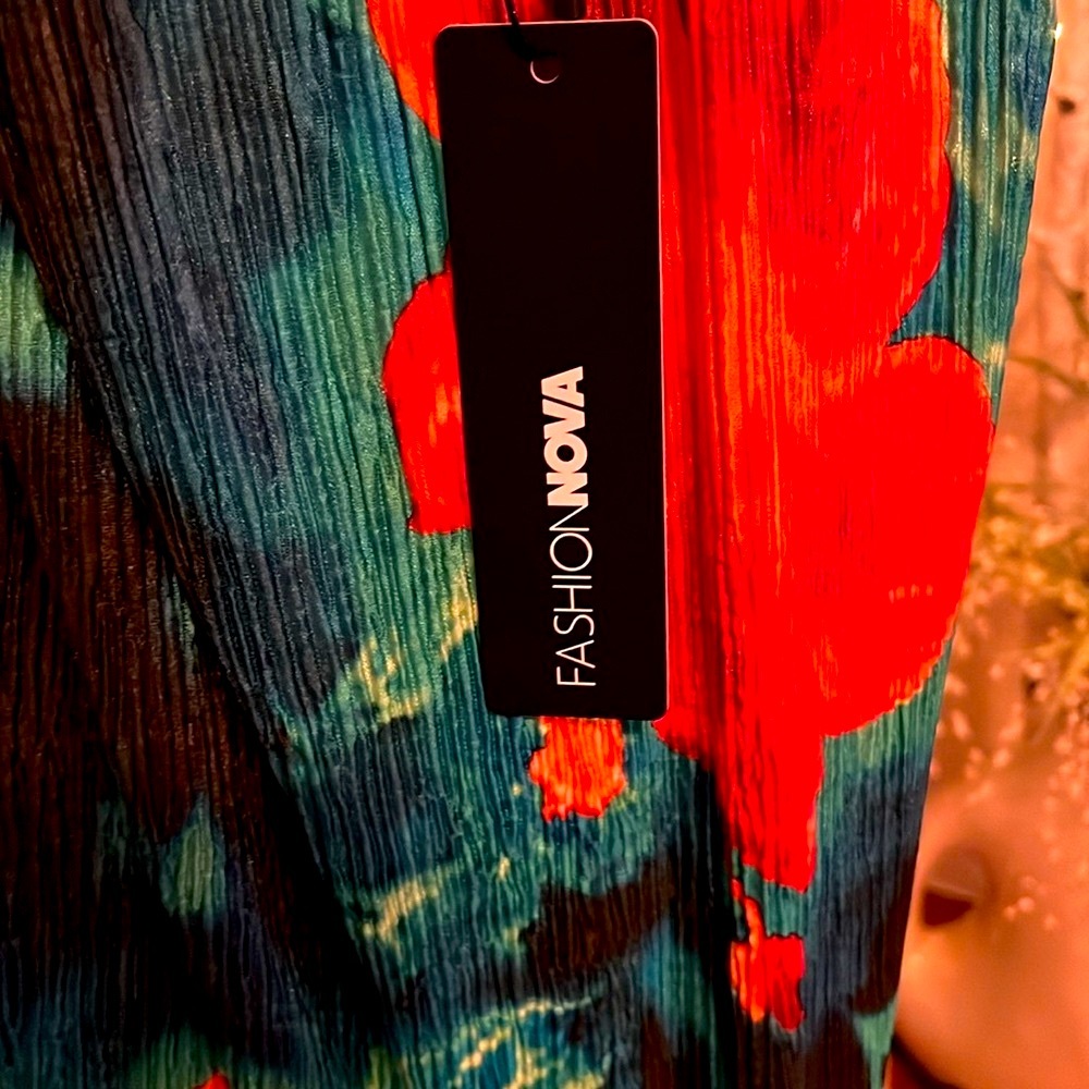 NWT FASHION NOVA L TROPICS MAXI DRESS, Red/blue/green/black.Vacation is waiting! - Picture 6 of 8